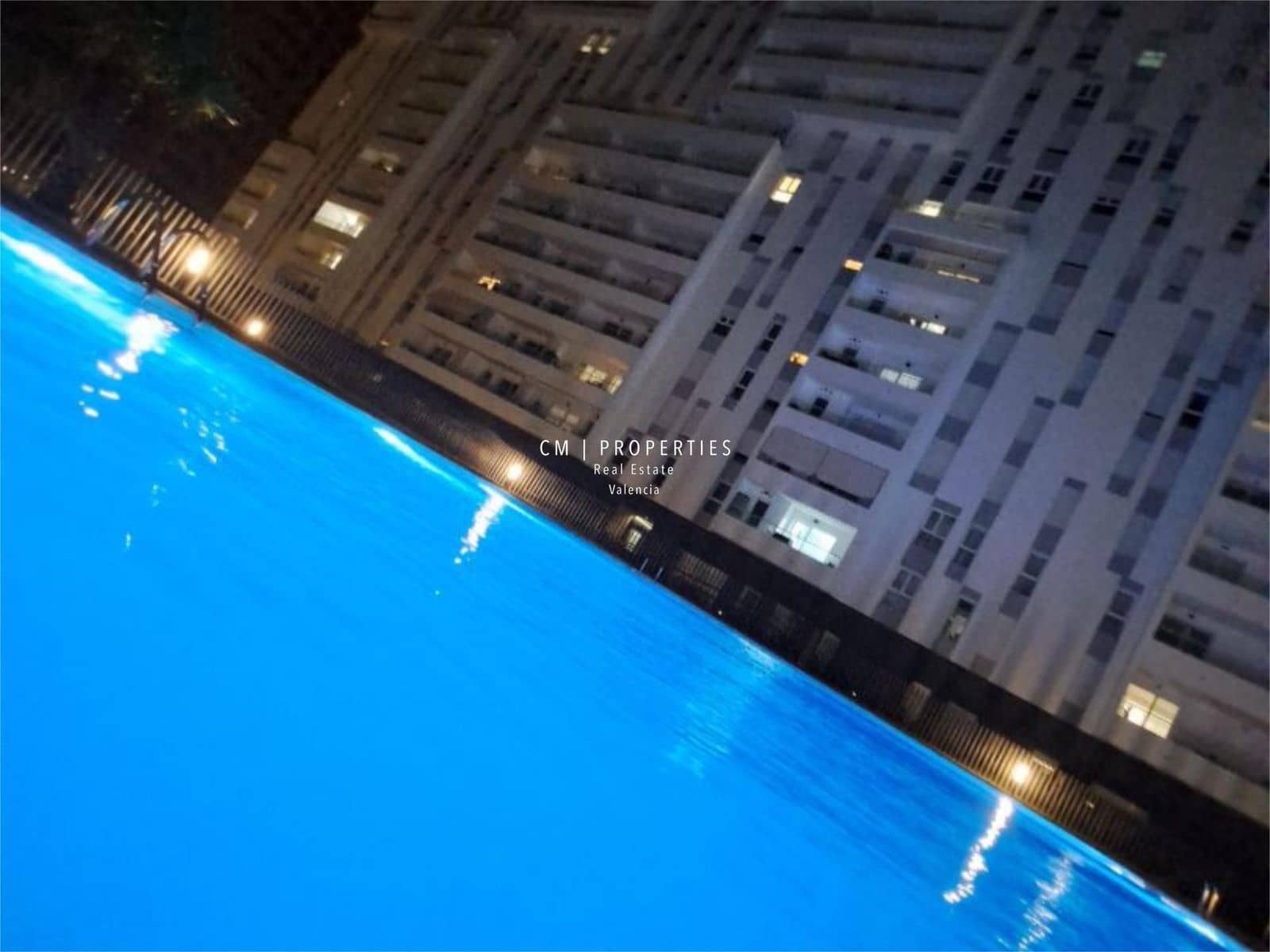 2 slaapkamer Flat te koop in Valencia stad met zwembad garage - € 465.000 (Ref: 9123555)