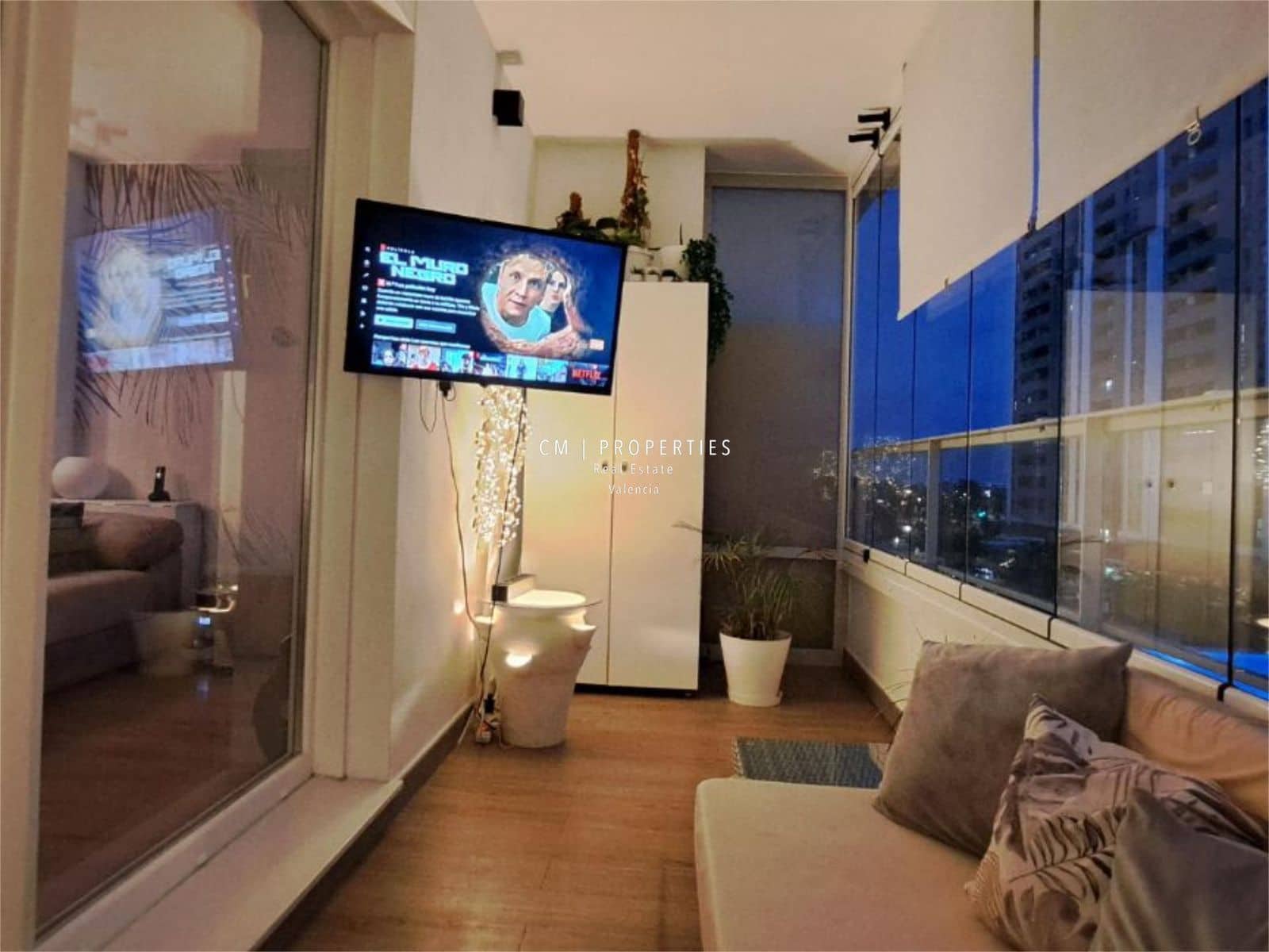 2 slaapkamer Flat te koop in Valencia stad met zwembad garage - € 465.000 (Ref: 9123555)