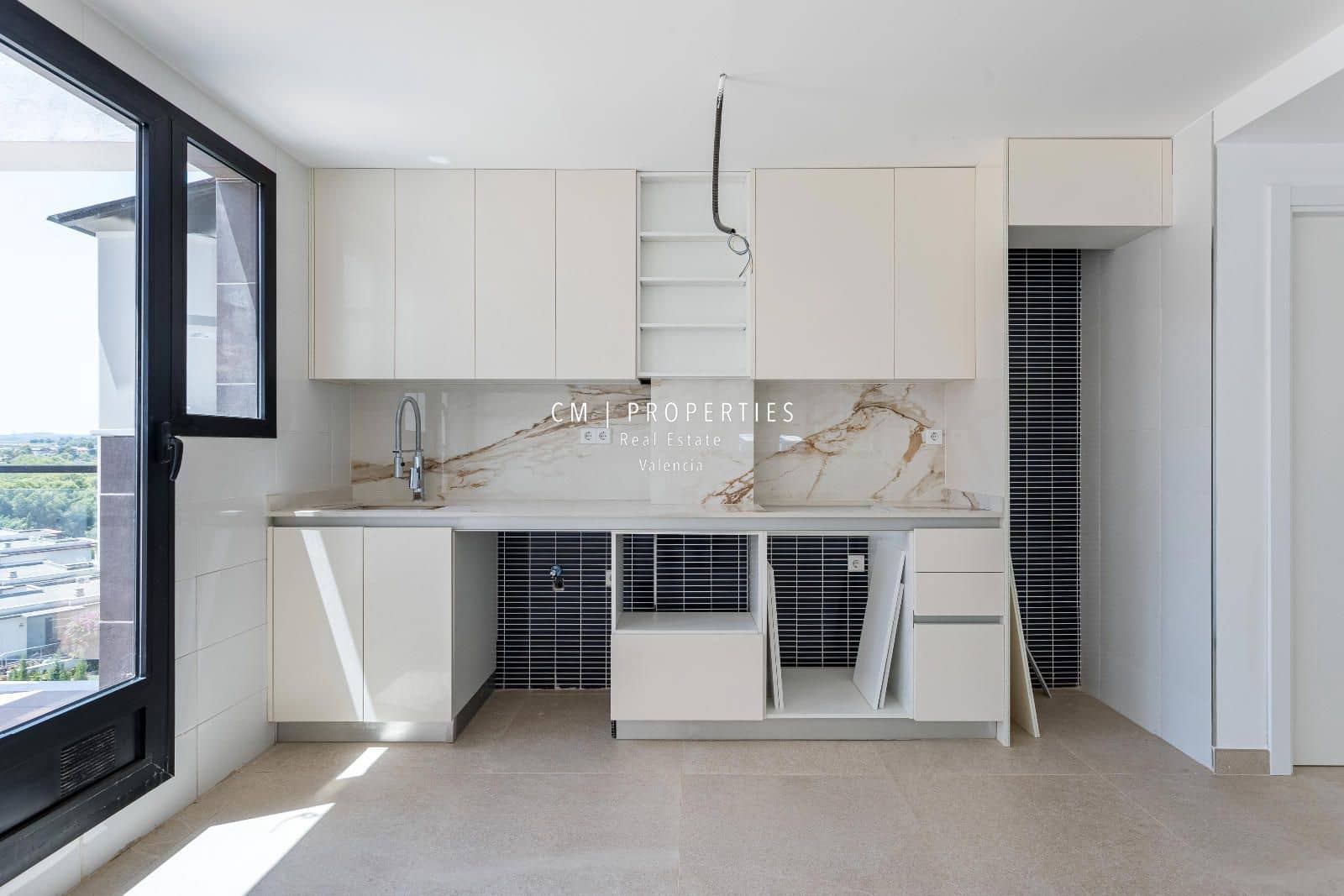 4 soverom Villa til salgs i Chiva med garasje - € 460 000 (Ref: 9126365)