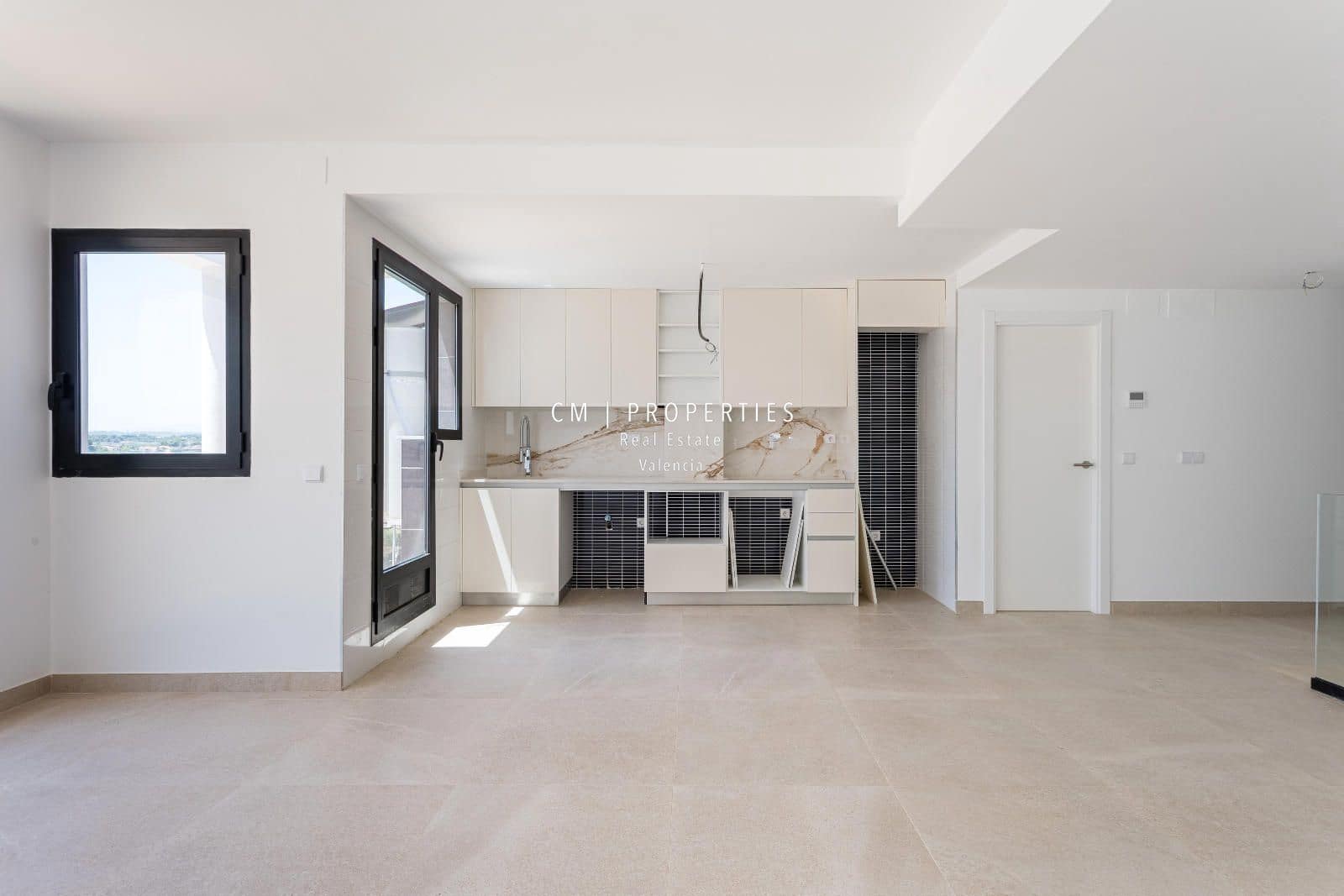 4 soverom Villa til salgs i Chiva med garasje - € 460 000 (Ref: 9126365)