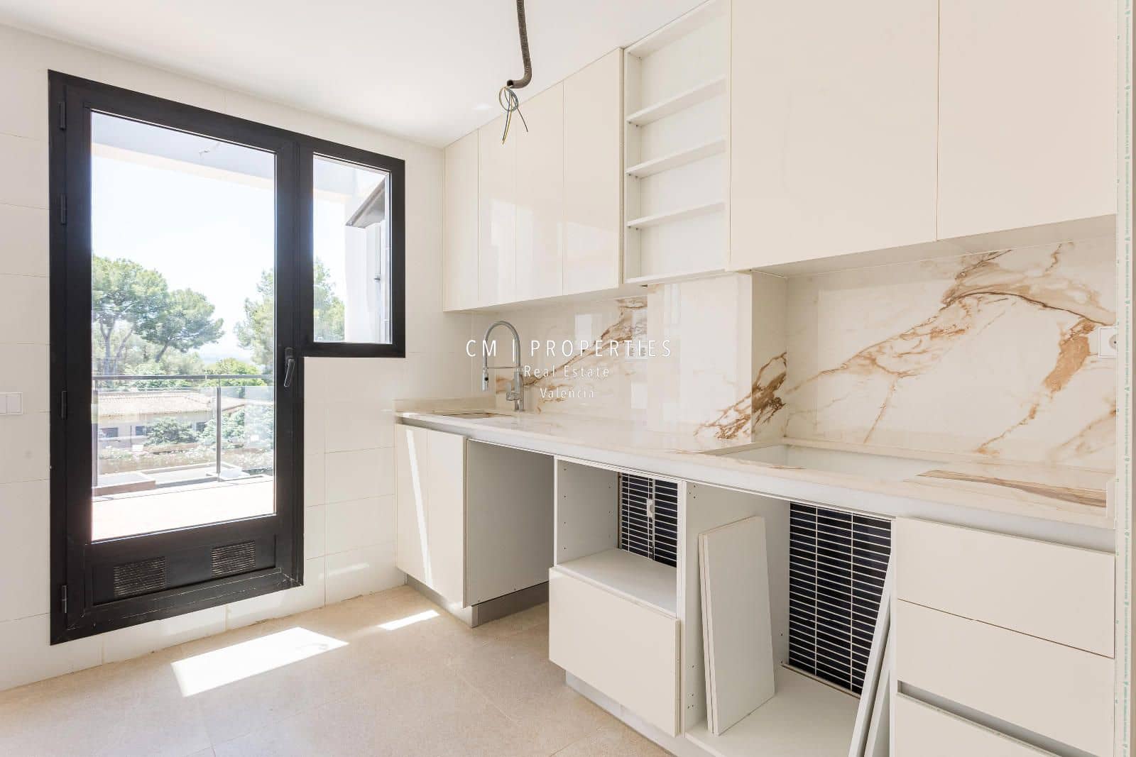 4 soverom Villa til salgs i Chiva med garasje - € 460 000 (Ref: 9126365)