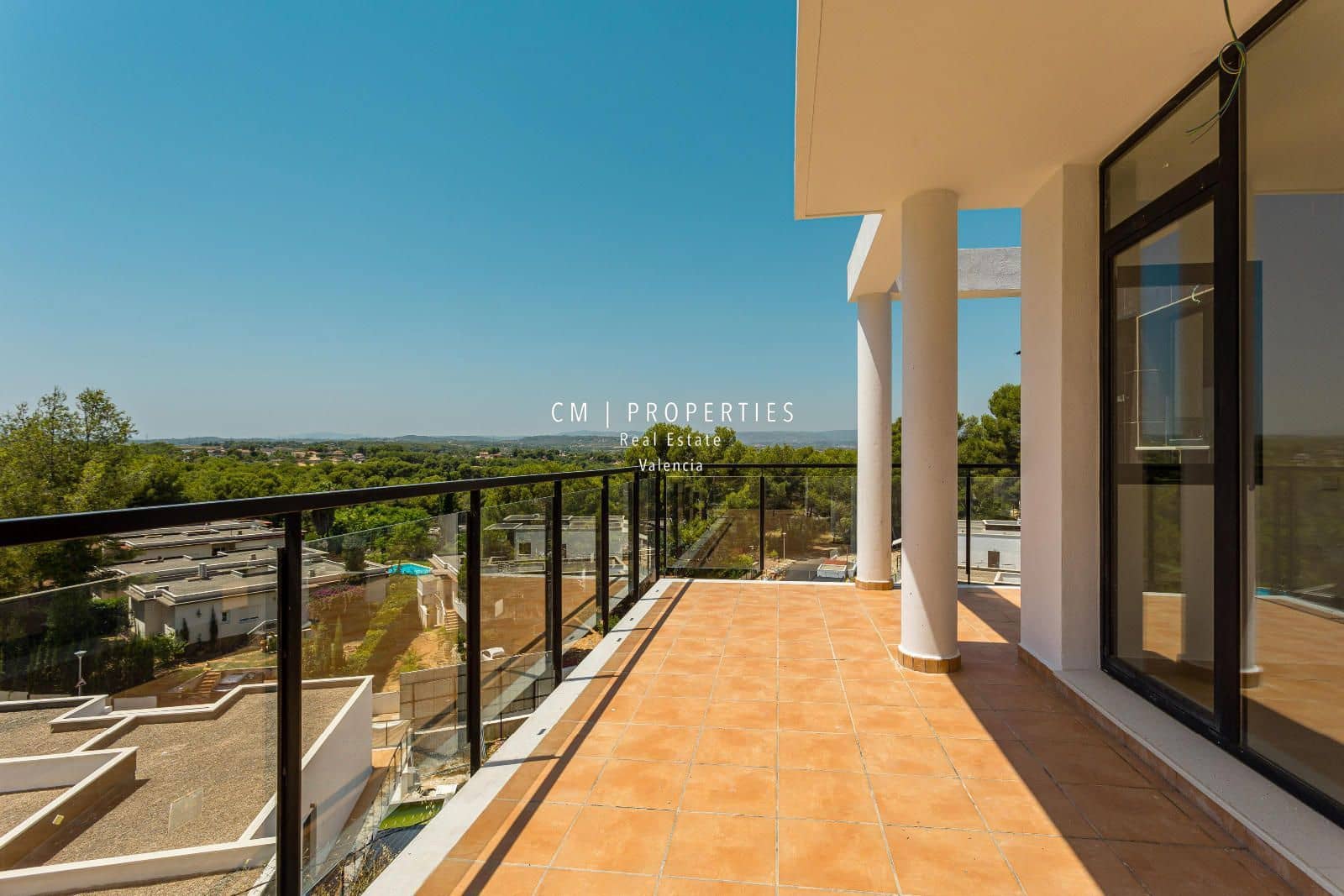 4 soverom Villa til salgs i Chiva med garasje - € 460 000 (Ref: 9126365)