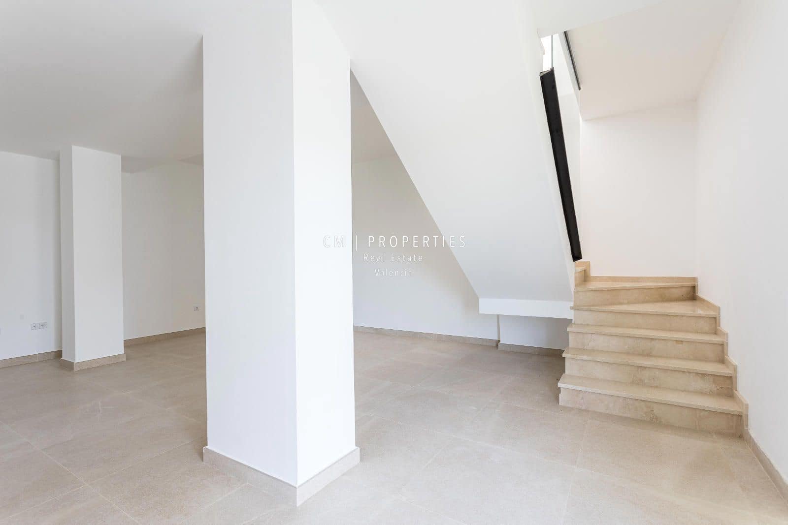 4 soverom Villa til salgs i Chiva med garasje - € 460 000 (Ref: 9126365)