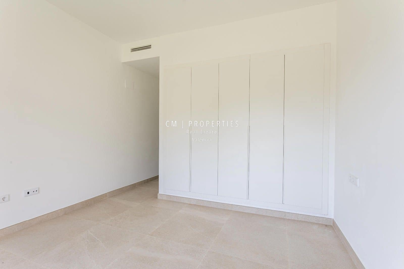 4 soverom Villa til salgs i Chiva med garasje - € 460 000 (Ref: 9126365)