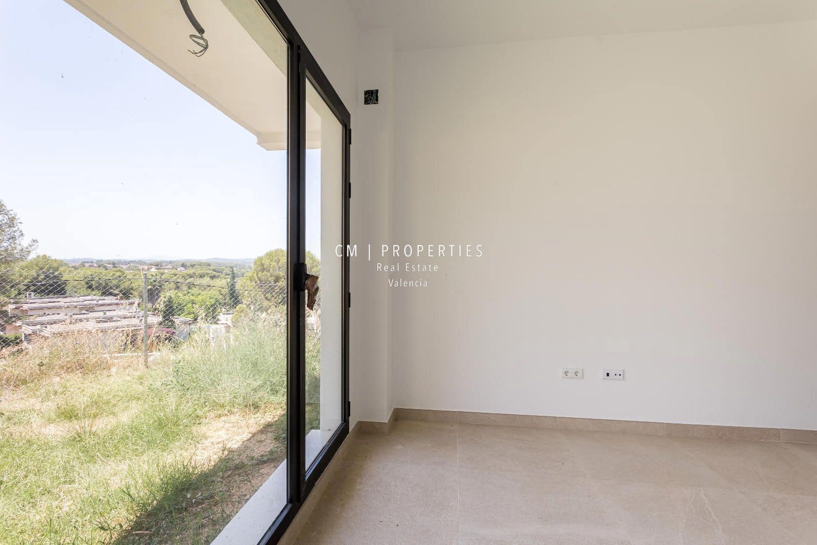 4 soverom Villa til salgs i Chiva med garasje - € 460 000 (Ref: 9126365)