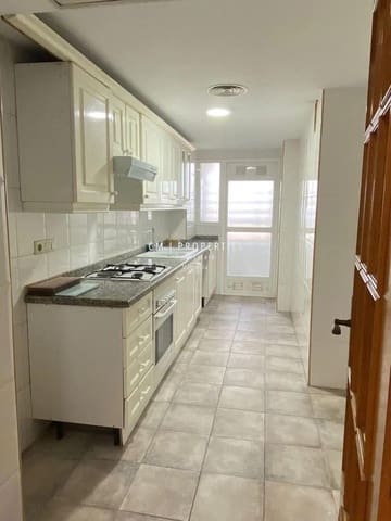3 soveværelse Lejlighed til leje i La Carrasca, Valencia by med garage - € 1.700 (Ref: 9129247)