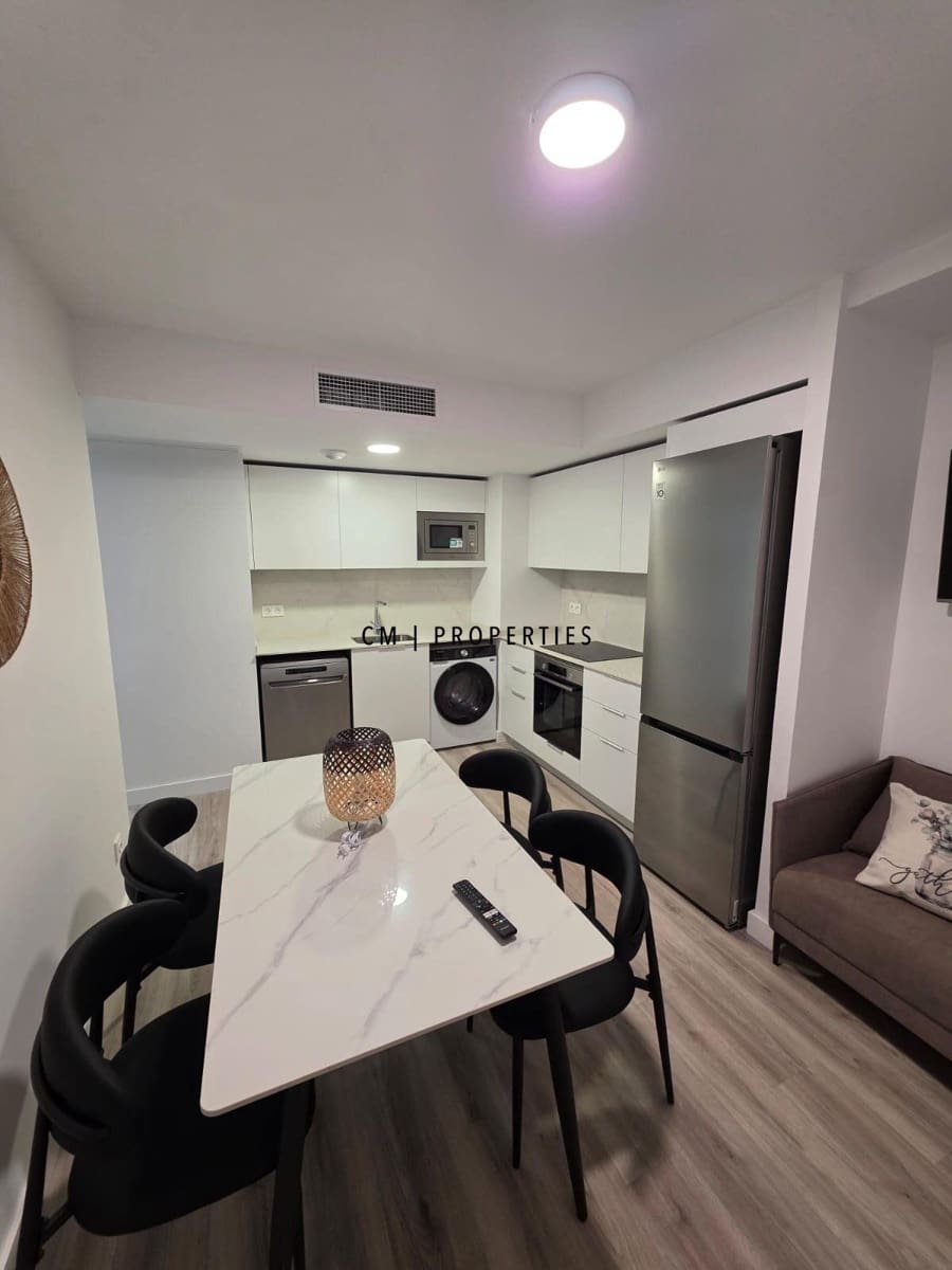 4 sypialnia Mieszkanie do wynajęcia w Miasto Walencja - 1 950 € (Ref: 9142390)