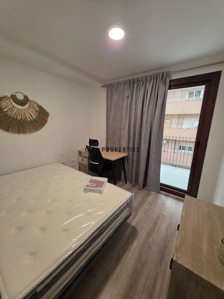 4 sypialnia Mieszkanie do wynajęcia w Miasto Walencja - 1 950 € (Ref: 9142390)