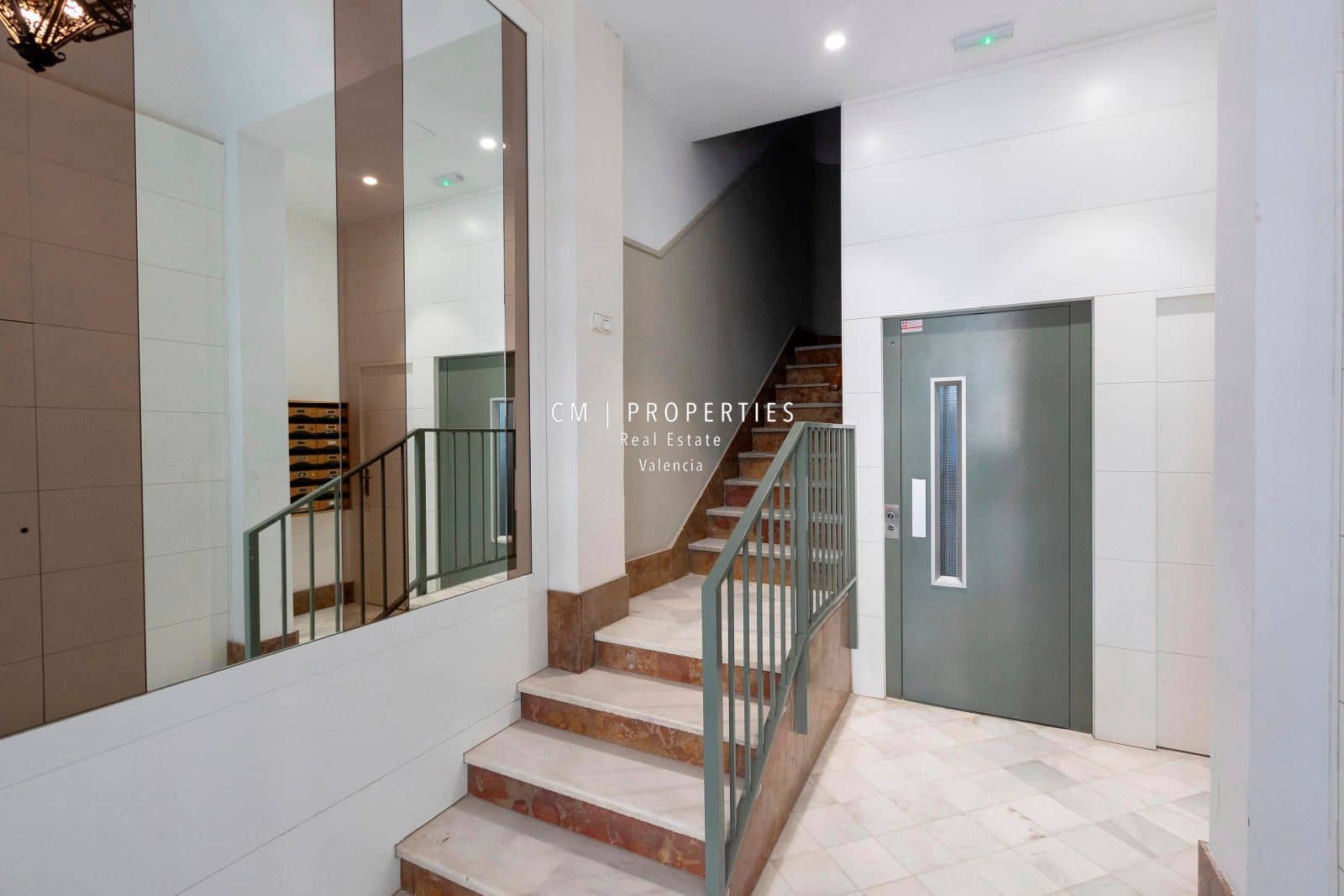 2 quarto Apartamento para arrendar em Valencia cidade - 1 500 € (Ref: 9147982)