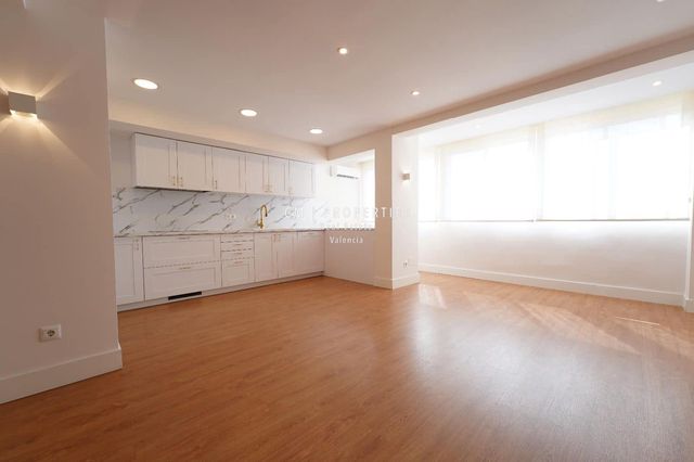 2 soveværelse Lejlighed til leje i Quatre Carreres, Valencia by - € 1.350 (Ref: 9153460)