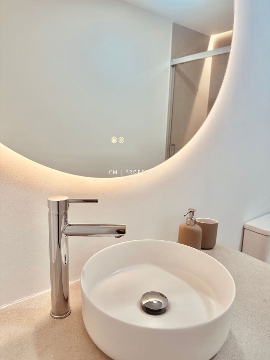 Piso de 3 habitaciones en València ciudad en alquiler - 2.100 € (Ref: 9158046)