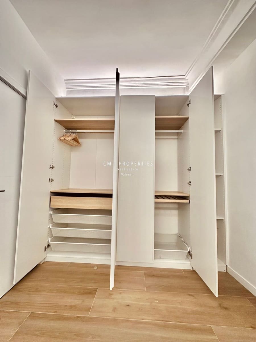 Piso de 3 habitaciones en València ciudad en alquiler - 2.100 € (Ref: 9158046)