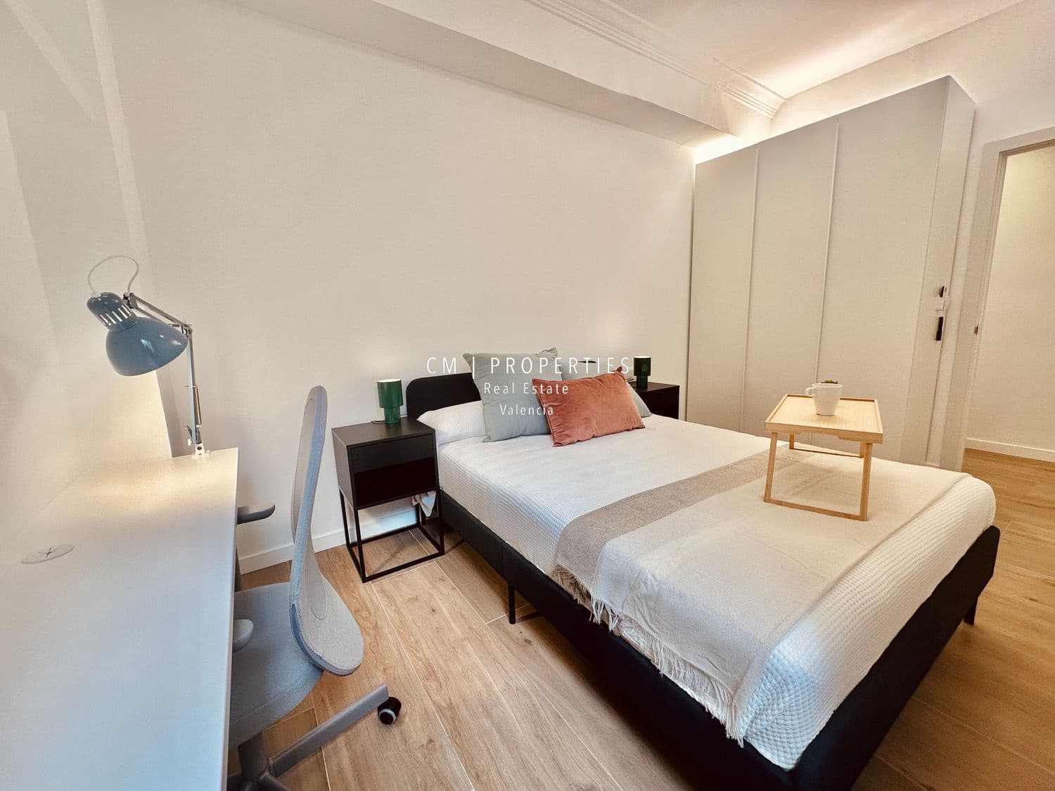 Piso de 3 habitaciones en València ciudad en alquiler - 2.100 € (Ref: 9158046)