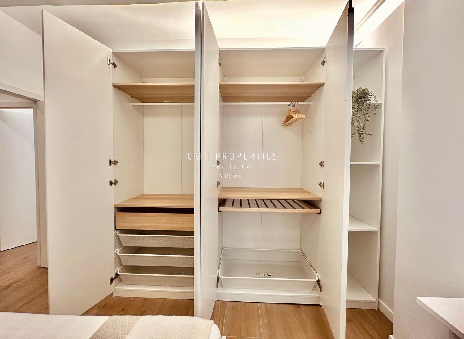 Piso de 3 habitaciones en València ciudad en alquiler - 2.100 € (Ref: 9158046)