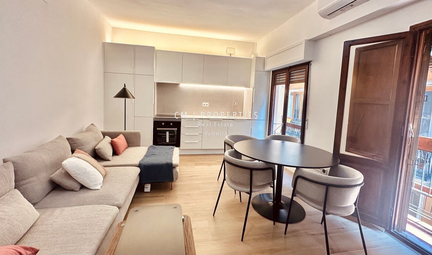 Piso de 3 habitaciones en València ciudad en alquiler - 2.100 € (Ref: 9158046)