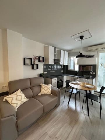 1 soveværelse Penthouse til leje i Arrancapins, Valencia by - € 1.200 (Ref: 9158290)