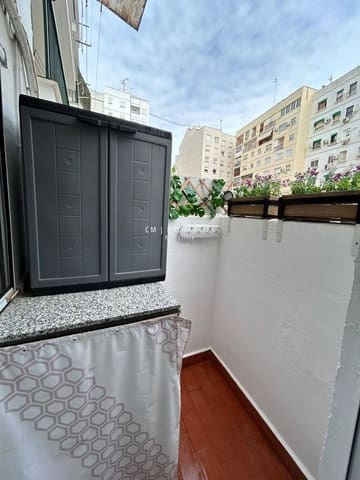 1 soveværelse Penthouse til leje i Arrancapins, Valencia by - € 1.200 (Ref: 9158290)