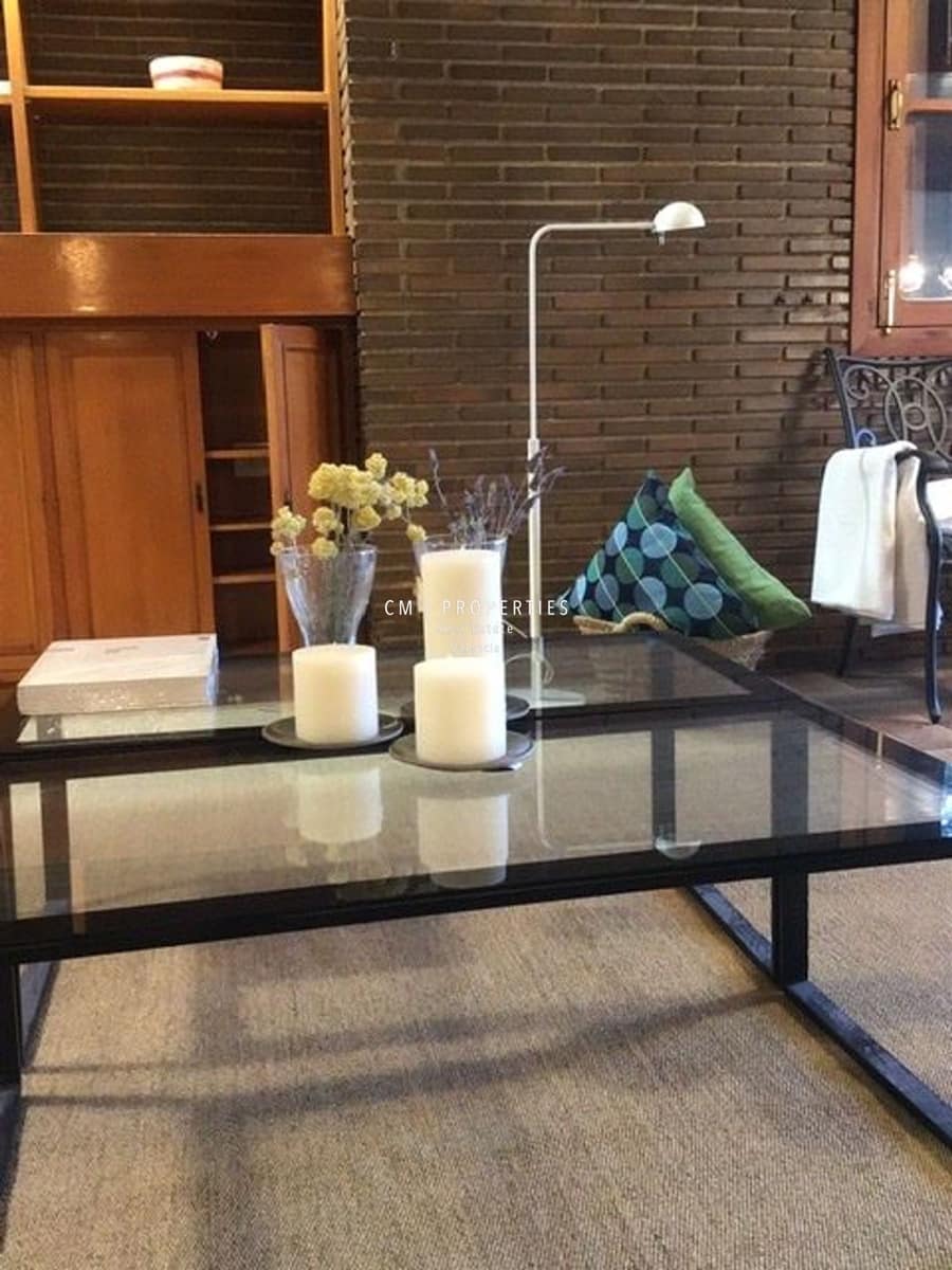 6 sypialnia Willa do wynajęcia w Paterna z basenem garażem - 3 500 € (Ref: 9158397)