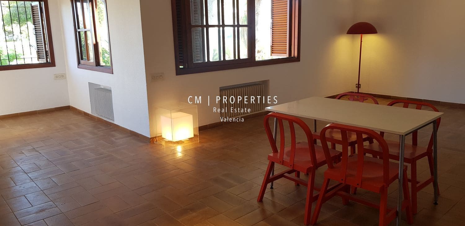 6 sypialnia Willa do wynajęcia w Paterna z basenem garażem - 3 500 € (Ref: 9158397)