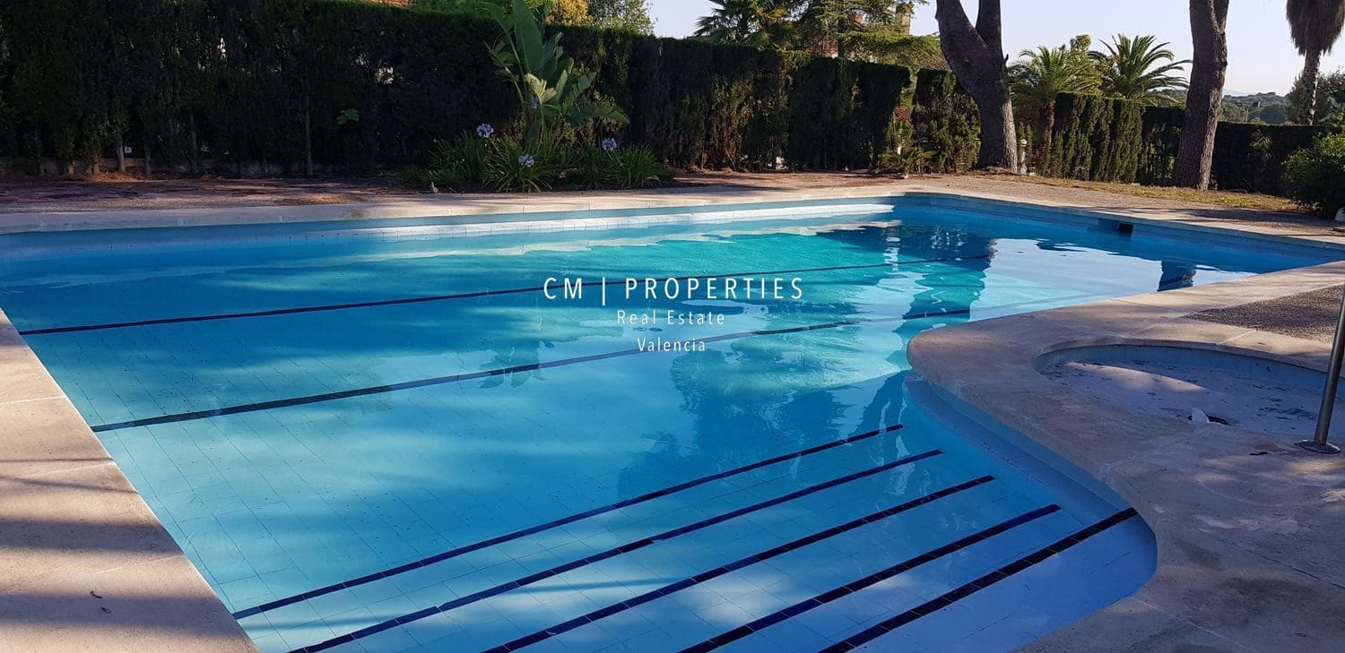 6 sypialnia Willa do wynajęcia w Paterna z basenem garażem - 3 500 € (Ref: 9158397)