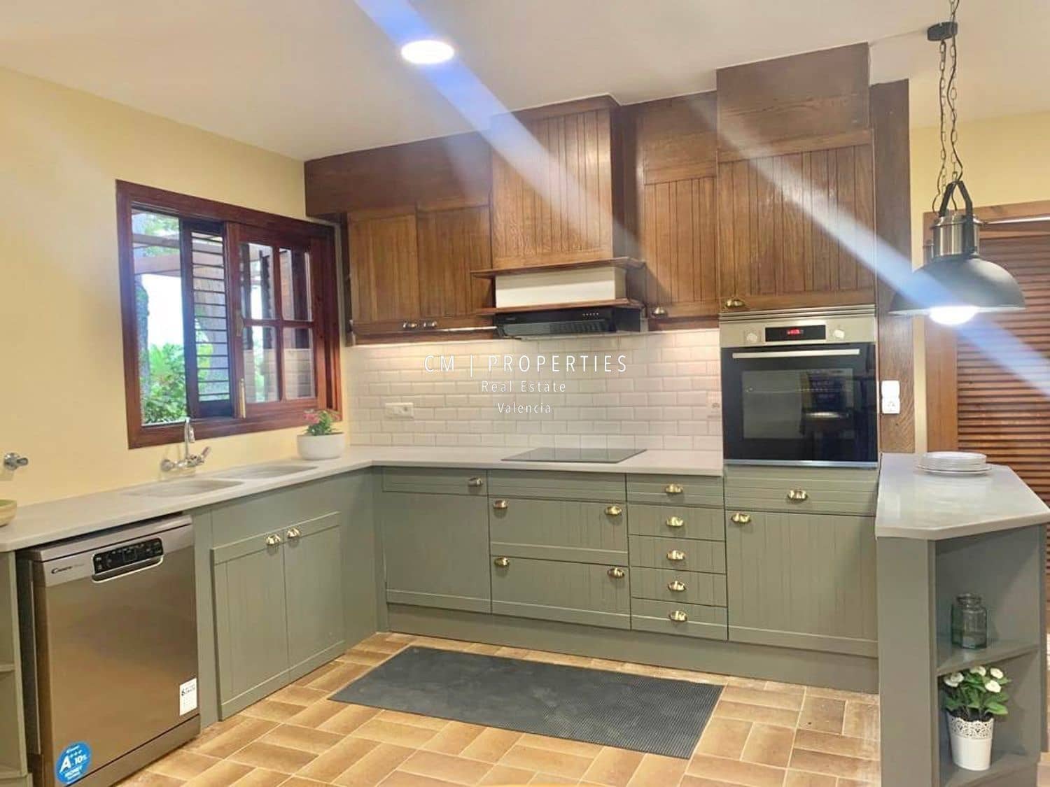 6 sypialnia Willa do wynajęcia w Paterna z basenem garażem - 3 500 € (Ref: 9158397)