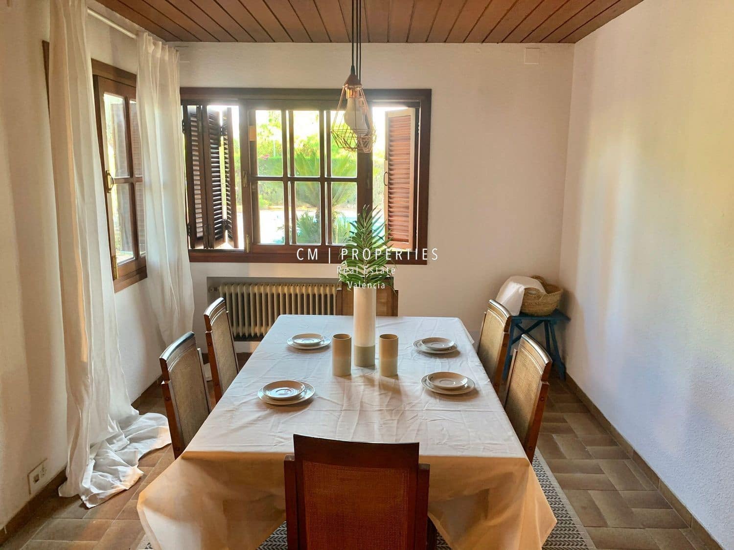 6 sypialnia Willa do wynajęcia w Paterna z basenem garażem - 3 500 € (Ref: 9158397)