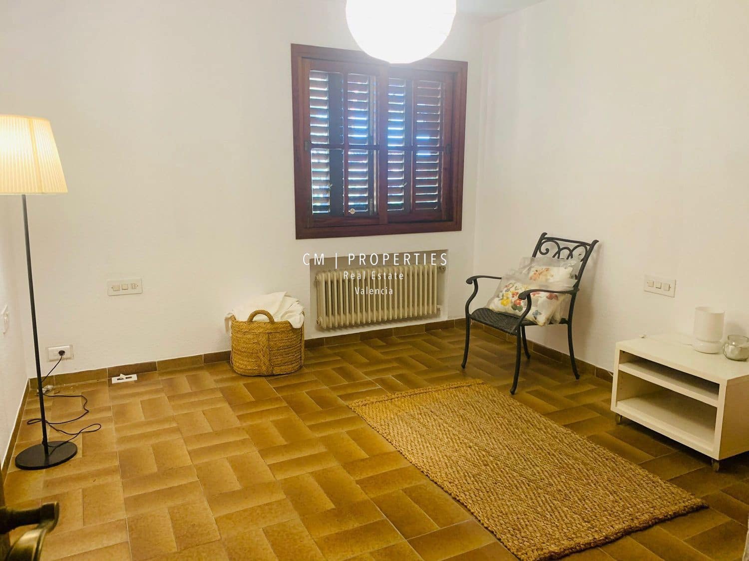 6 sypialnia Willa do wynajęcia w Paterna z basenem garażem - 3 500 € (Ref: 9158397)