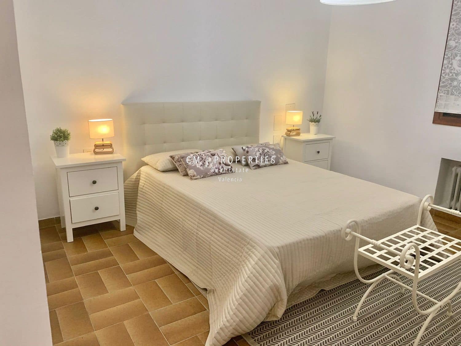 6 sypialnia Willa do wynajęcia w Paterna z basenem garażem - 3 500 € (Ref: 9158397)