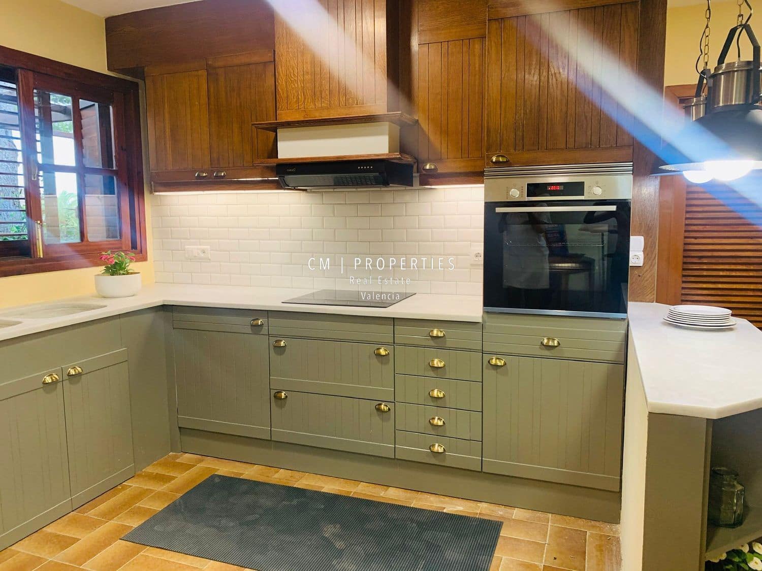 6 sypialnia Willa do wynajęcia w Paterna z basenem garażem - 3 500 € (Ref: 9158397)