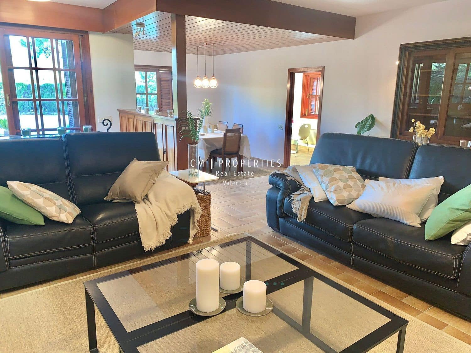 6 sypialnia Willa do wynajęcia w Paterna z basenem garażem - 3 500 € (Ref: 9158397)