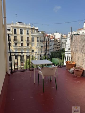 3 soveværelse Penthouse til leje i La Gran Via, Valencia by - € 1.750 (Ref: 9158399)