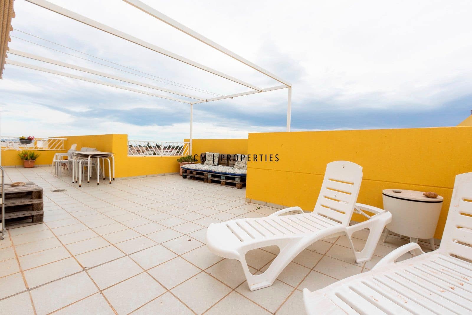 3 Zimmer Penthouse zu vermieten in Sagunto / Sagunt mit Pool Garage - 1.300 € (Ref: 9161557)