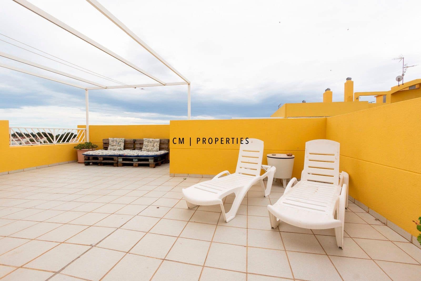 3 Zimmer Penthouse zu vermieten in Sagunto / Sagunt mit Pool Garage - 1.300 € (Ref: 9161557)