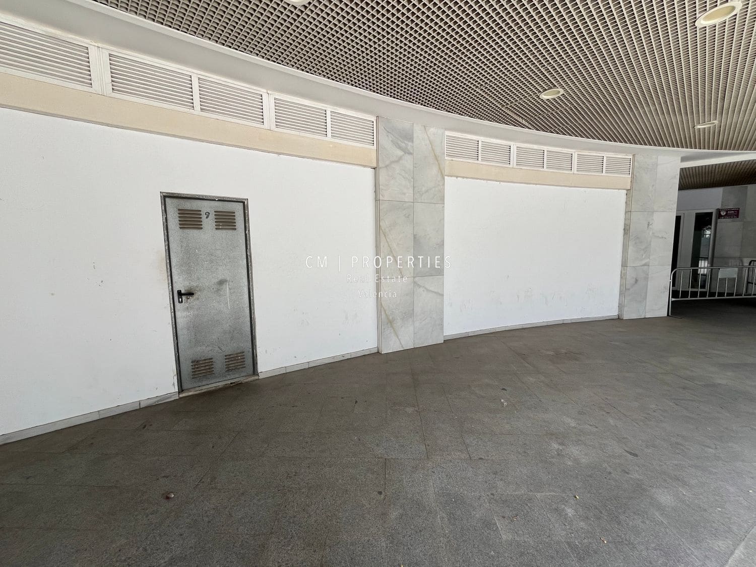 Erhverv til salg i Valencia by - € 210.000 (Ref: 9170329)