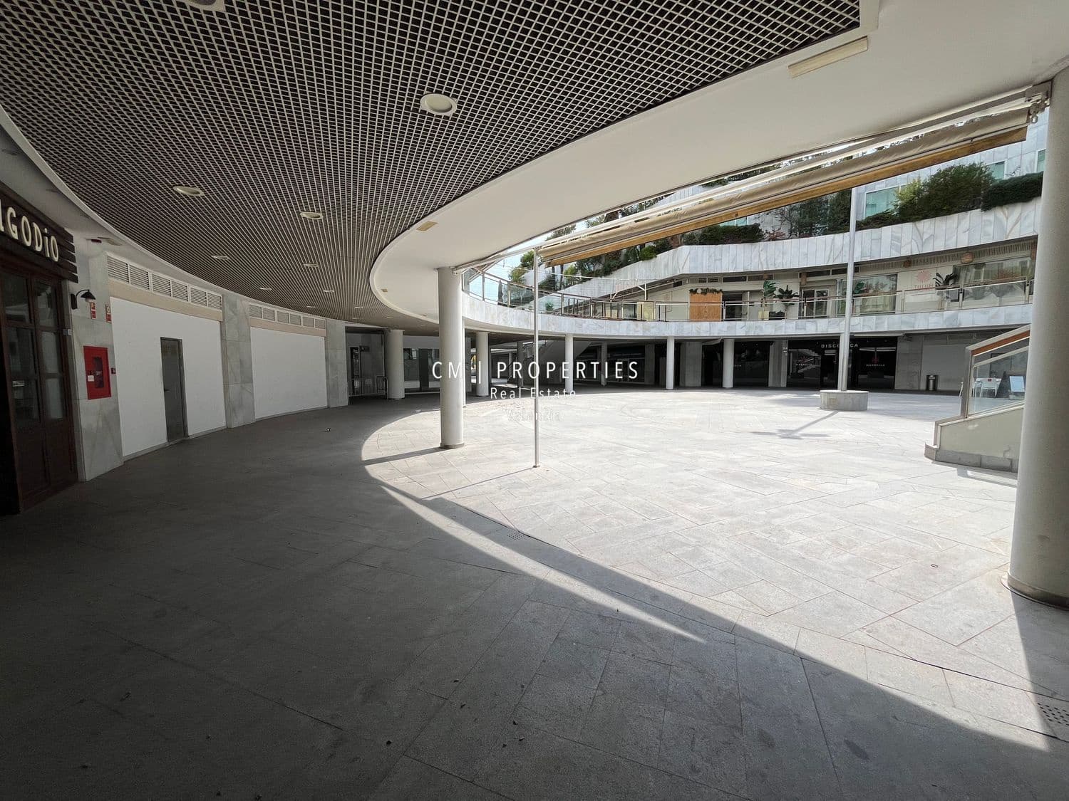 Erhverv til salg i Valencia by - € 210.000 (Ref: 9170329)