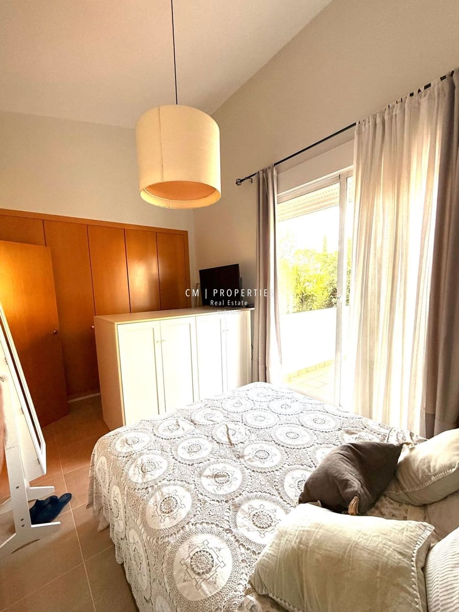 3 Zimmer Villa zu verkaufen in La Pobla de Vallbona mit Pool Garage - 700.000 € (Ref: 9170717)