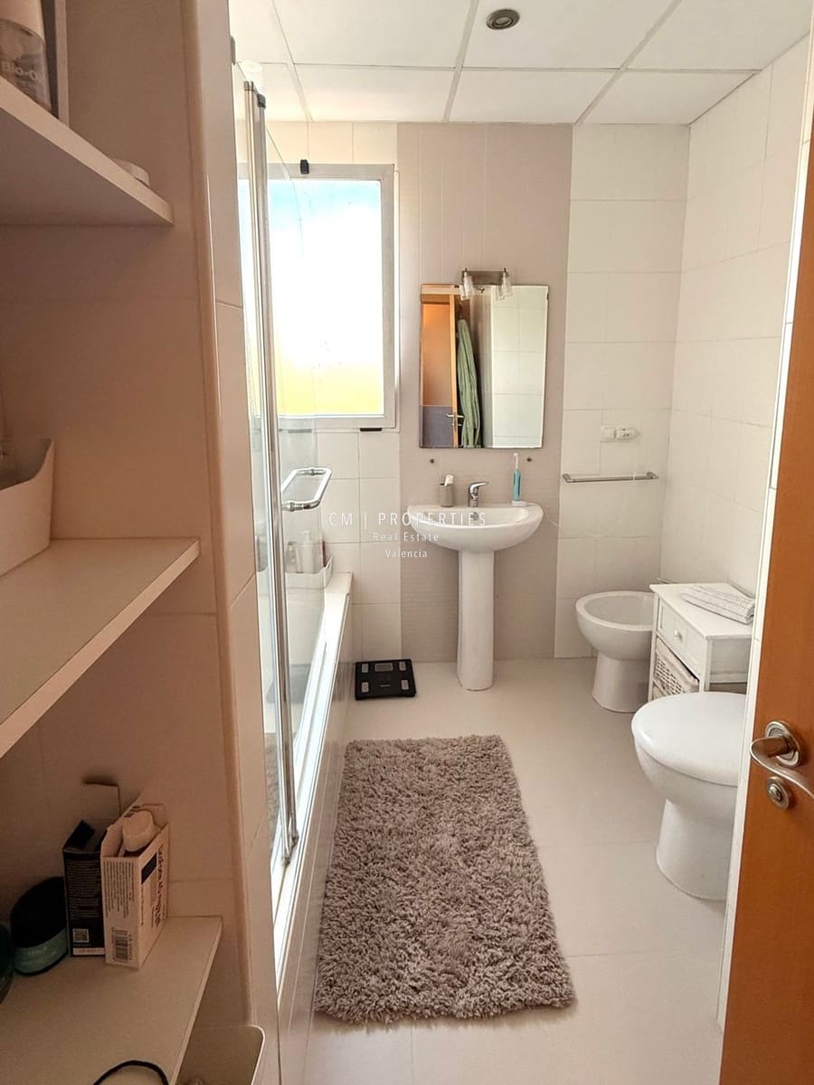 3 Zimmer Villa zu verkaufen in La Pobla de Vallbona mit Pool Garage - 700.000 € (Ref: 9170717)