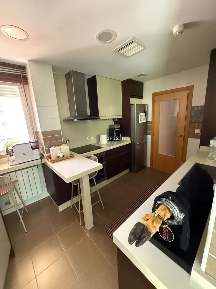 3 Zimmer Villa zu verkaufen in La Pobla de Vallbona mit Pool Garage - 700.000 € (Ref: 9170717)