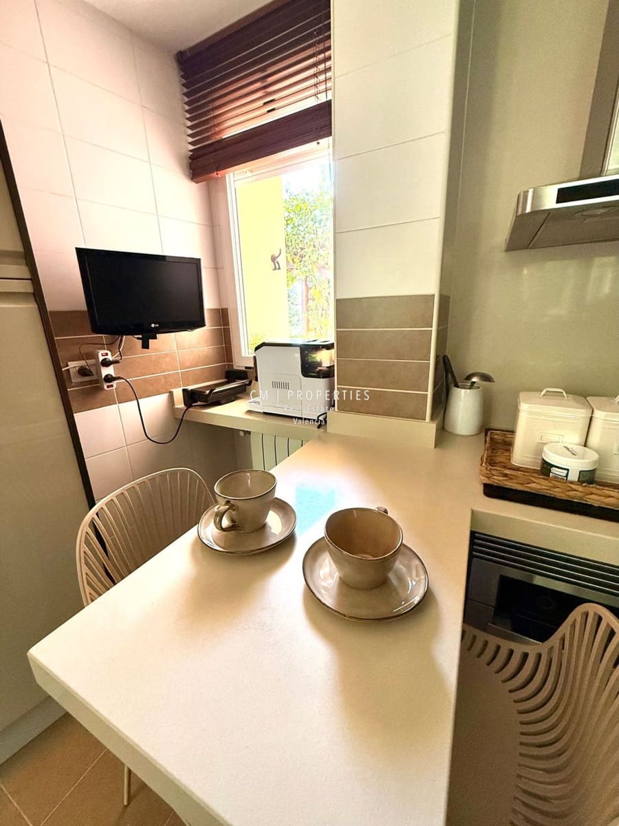 3 Zimmer Villa zu verkaufen in La Pobla de Vallbona mit Pool Garage - 700.000 € (Ref: 9170717)