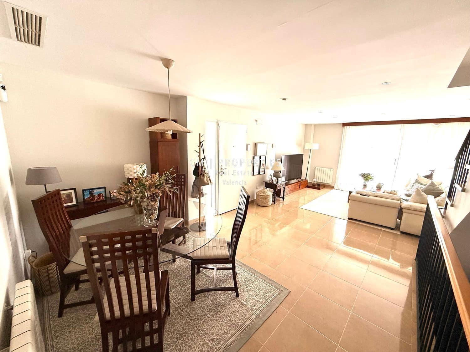 3 Zimmer Villa zu verkaufen in La Pobla de Vallbona mit Pool Garage - 700.000 € (Ref: 9170717)