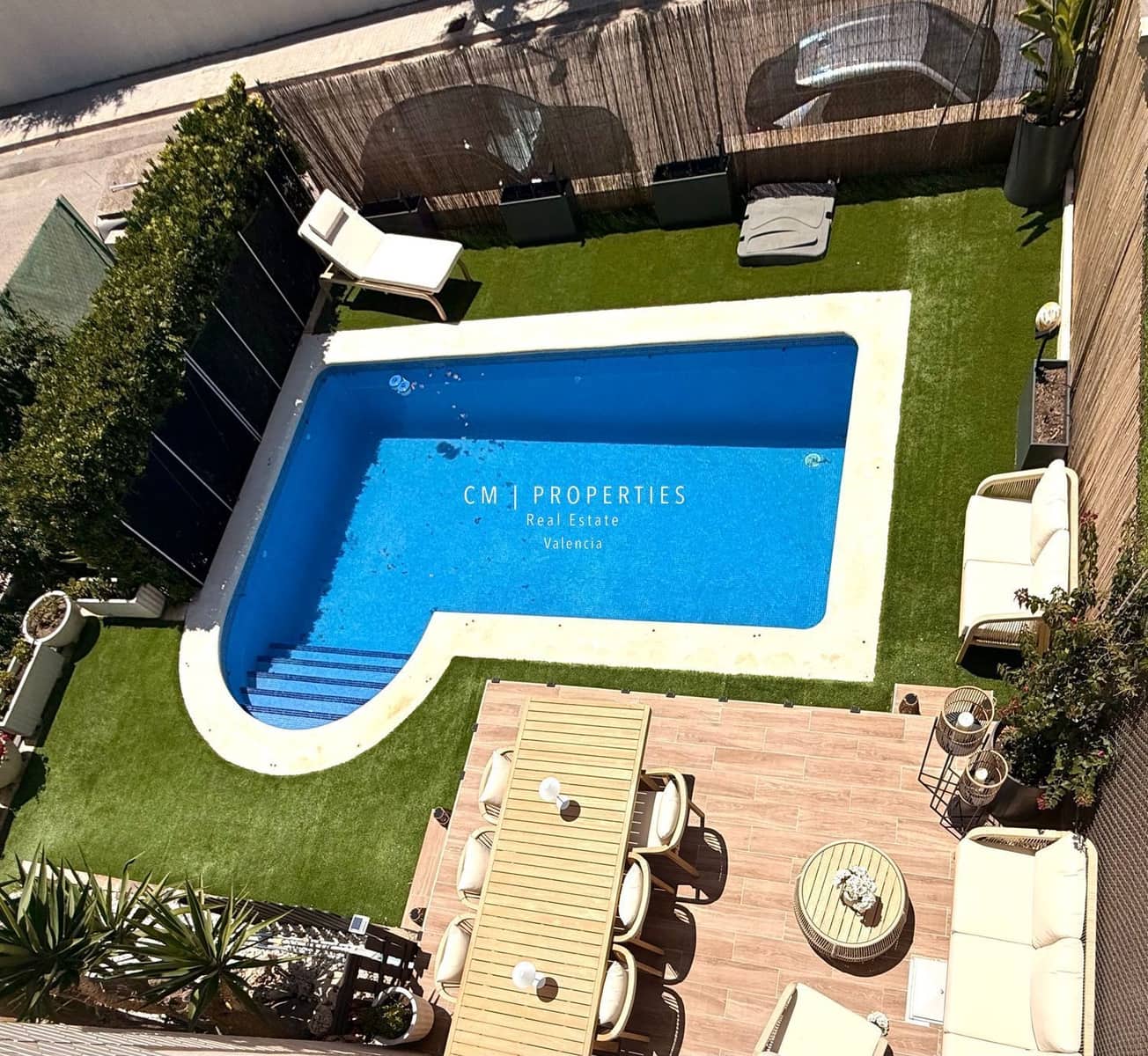 3 Zimmer Villa zu verkaufen in La Pobla de Vallbona mit Pool Garage - 700.000 € (Ref: 9170717)