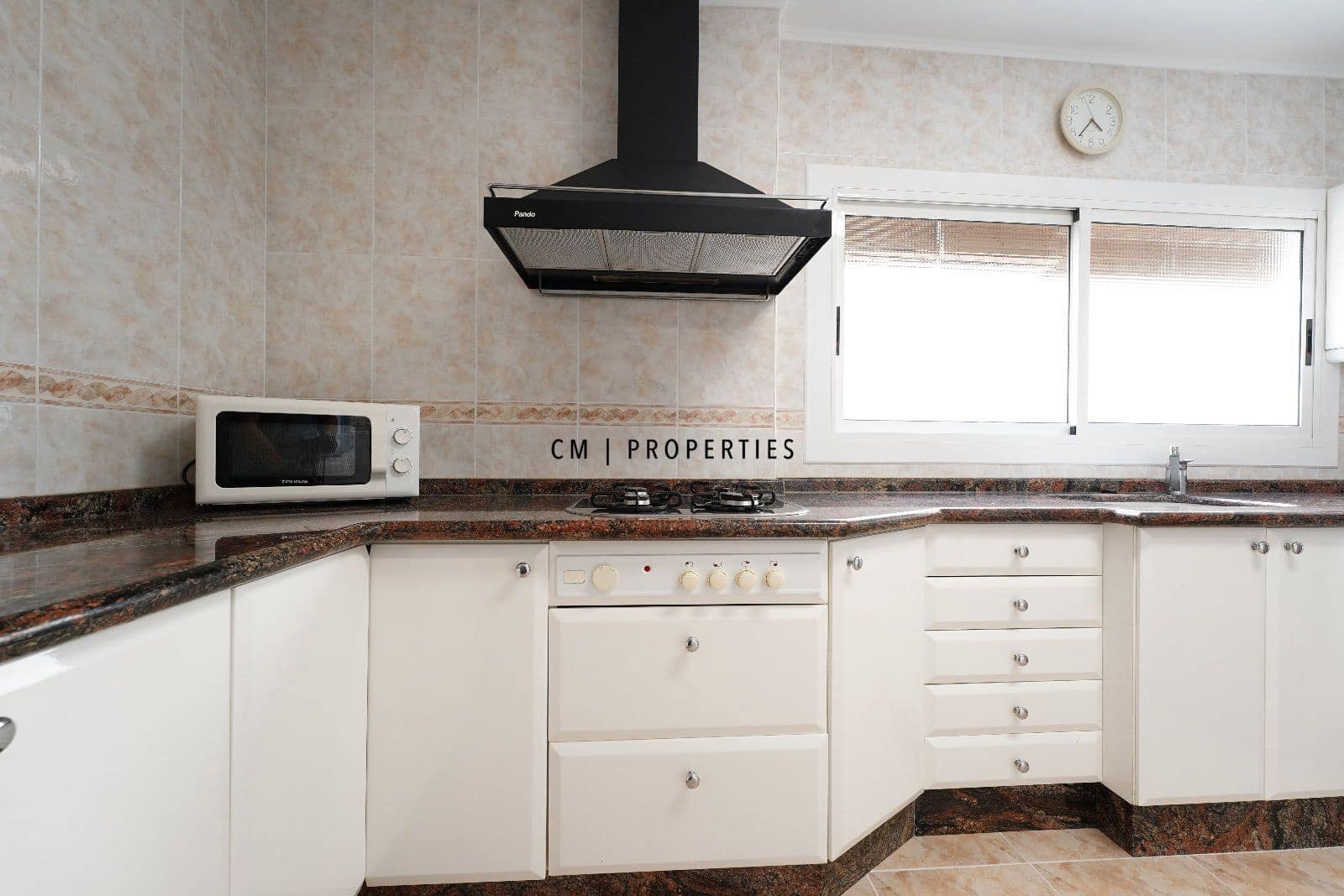 4 soveværelse Lejlighed til leje i Valencia by - € 2.000 (Ref: 9175686)