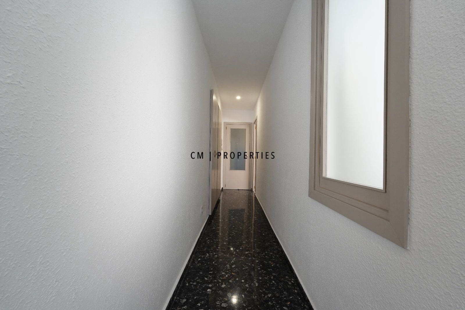 4 soveværelse Lejlighed til leje i Valencia by - € 2.000 (Ref: 9175686)