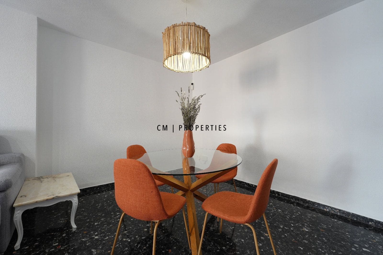 4 soveværelse Lejlighed til leje i Valencia by - € 2.000 (Ref: 9175686)