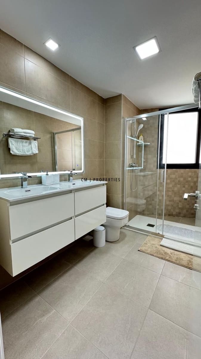 3 soveværelse Lejlighed til leje i Valencia by med swimmingpool garage - € 3.000 (Ref: 9186009)