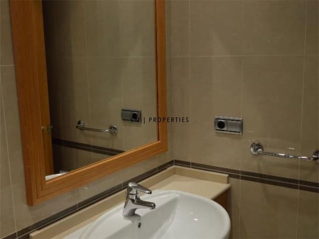 5 sovrum Lägenhet att hyra i Valencia stad med garage - 2 800 € (Ref: 9187242)