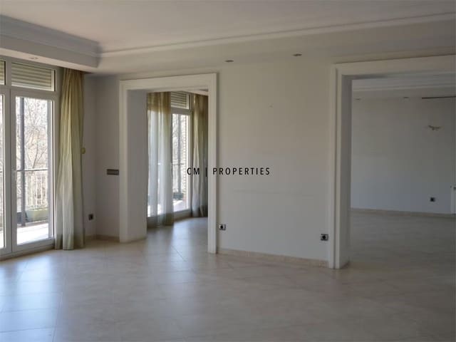 5 sovrum Lägenhet att hyra i Valencia stad med garage - 2 800 € (Ref: 9187242)