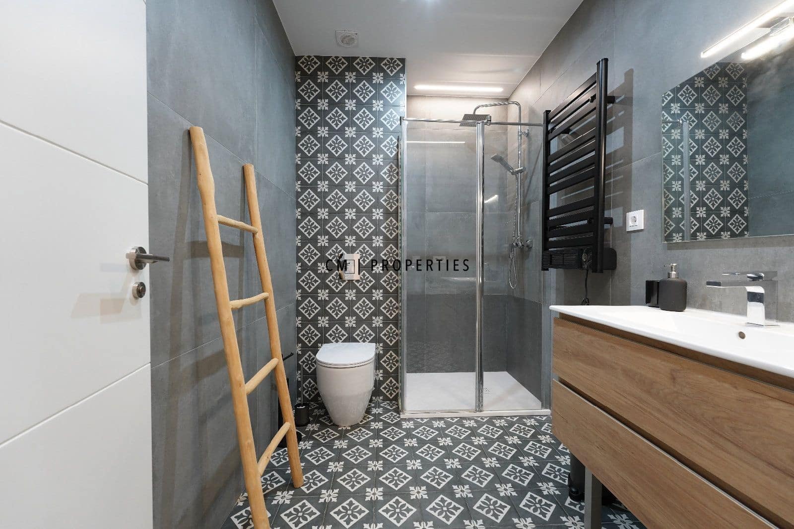 2 quarto Apartamento para arrendar em Valencia cidade - 2 000 € (Ref: 9191610)