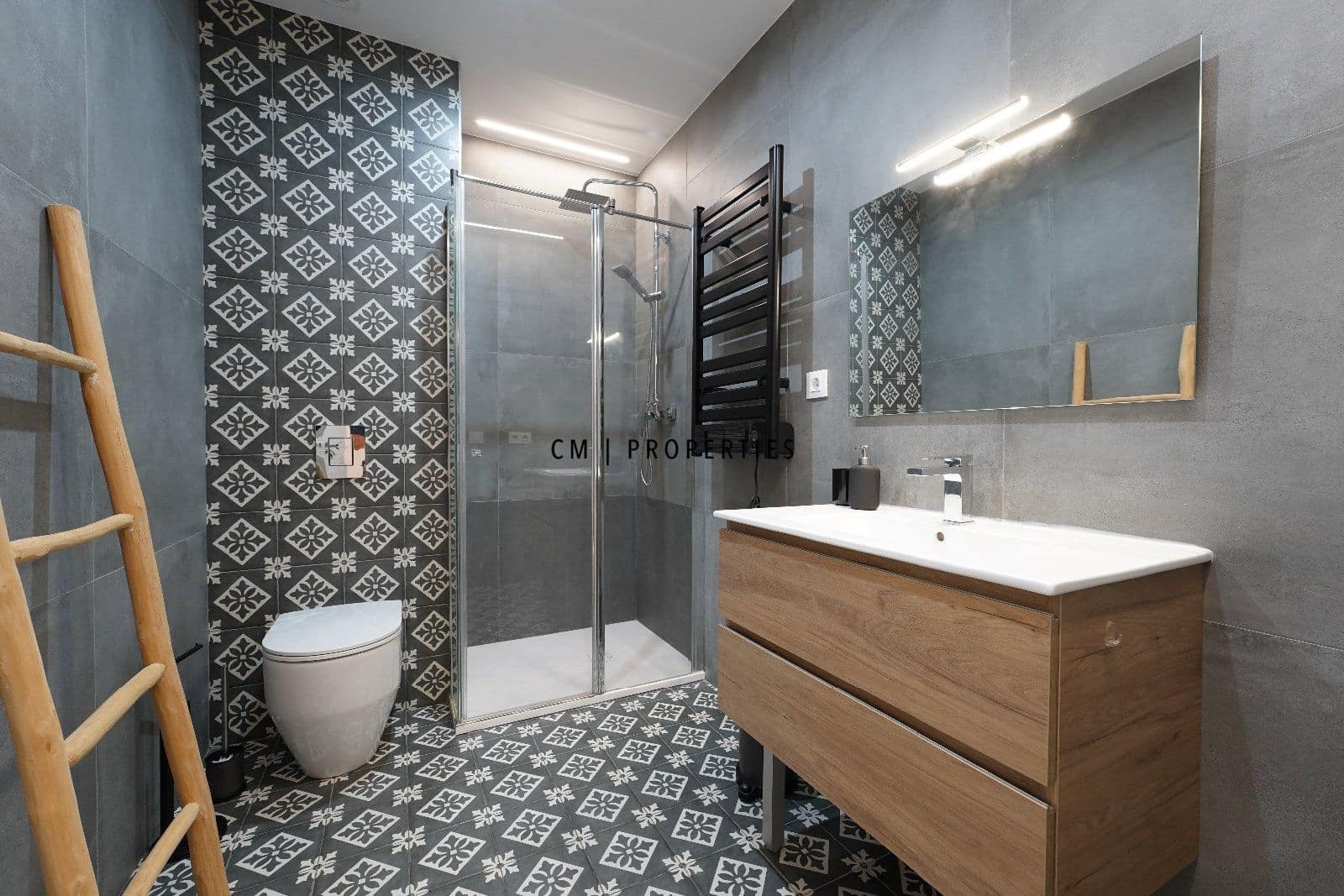 2 quarto Apartamento para arrendar em Valencia cidade - 2 000 € (Ref: 9191610)