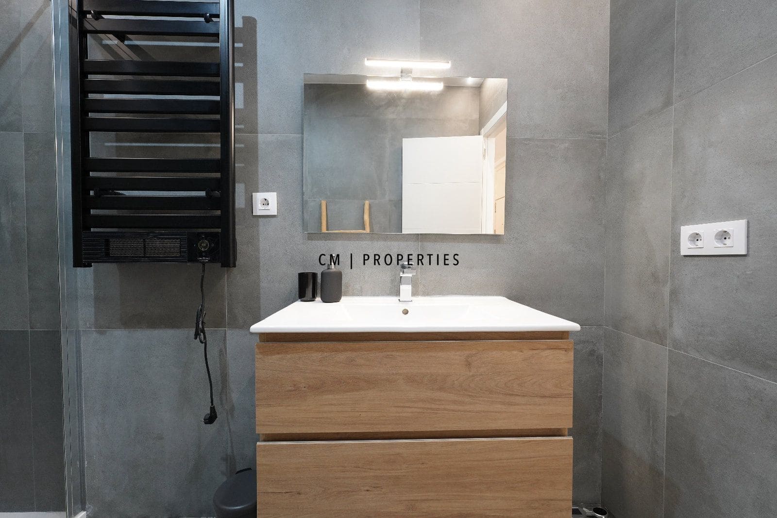 2 quarto Apartamento para arrendar em Valencia cidade - 2 000 € (Ref: 9191610)